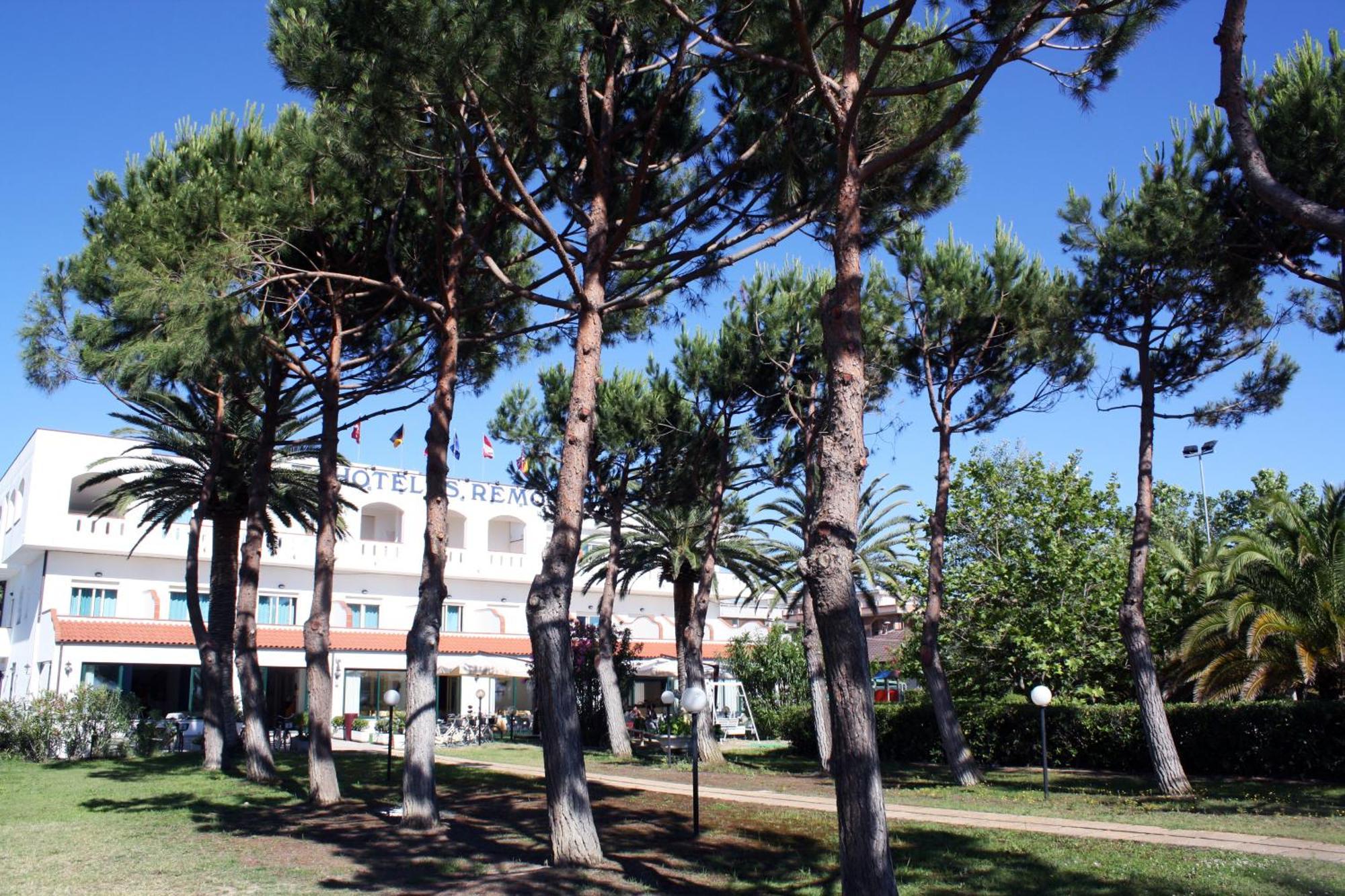 Hotel San Remo Martinsicuro Exterior foto